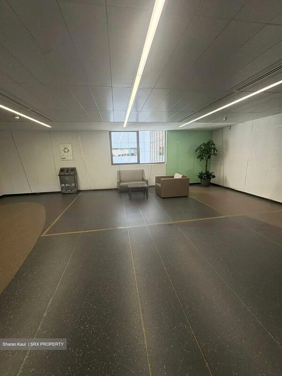 Mount Elizabeth Hospital (D9), Retail #453866501